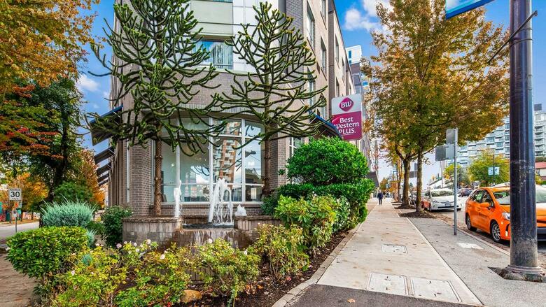 Best Western Plus Uptown Hotel