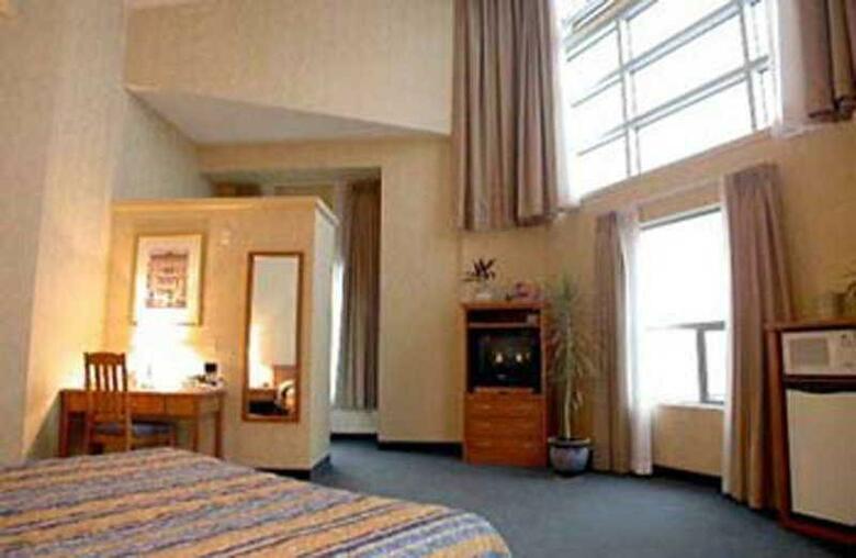 Best Western Plus Uptown Hotel