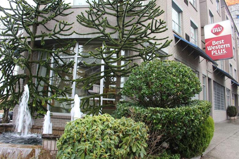 Best Western Plus Uptown Hotel