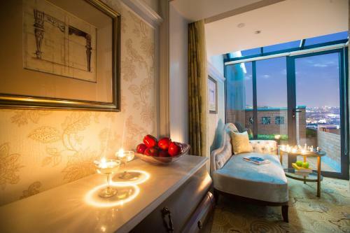 Huachen International Hotel