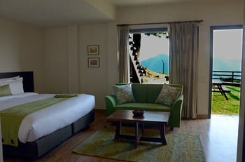 Hotel Woodsmoke Resort & Spa