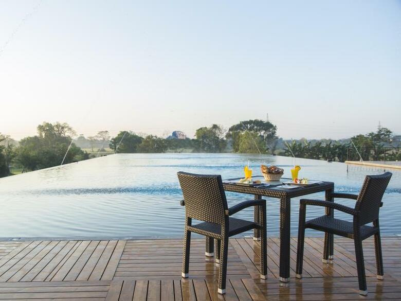 Hotel Aliya Resort & Spa