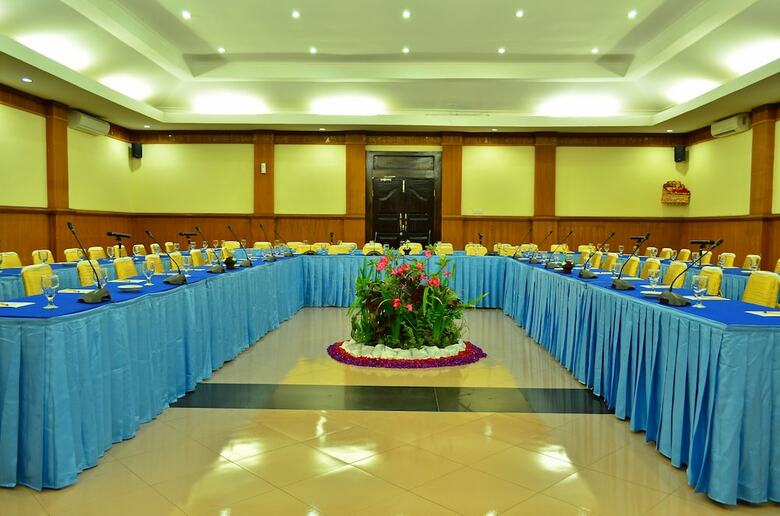 Hotel Inna Sindhu Beach