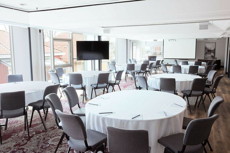 Radisson Blu Royal Garden Hotel