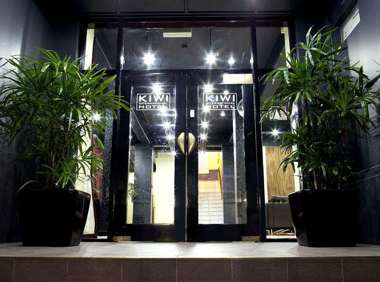 Hotel Kiwi International