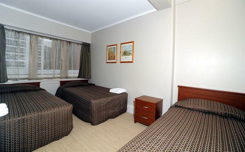 Hotel Kiwi International