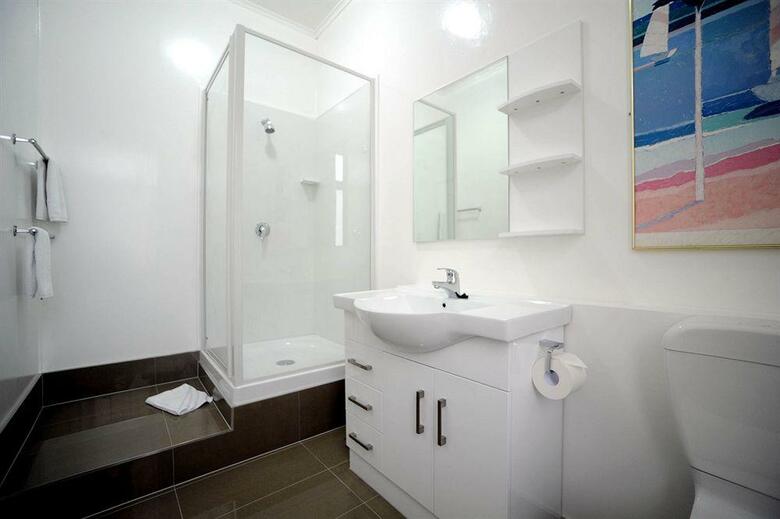 Hotel Kiwi International