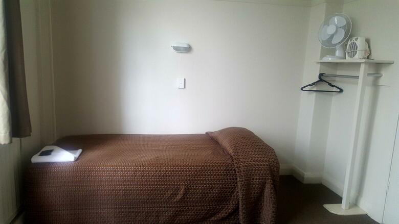 Hotel Kiwi International