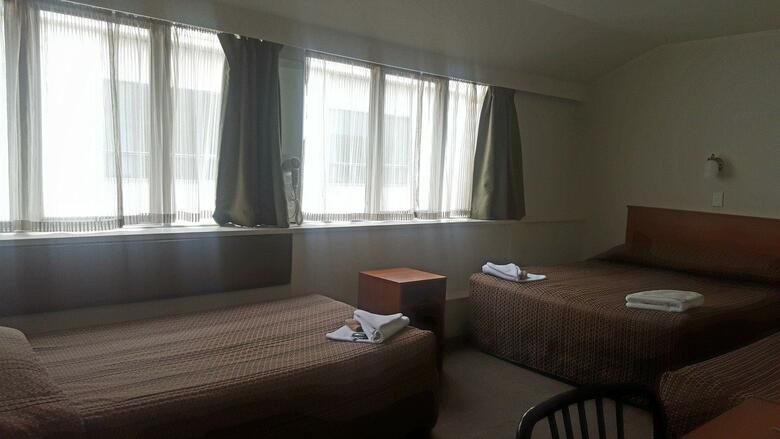 Hotel Kiwi International