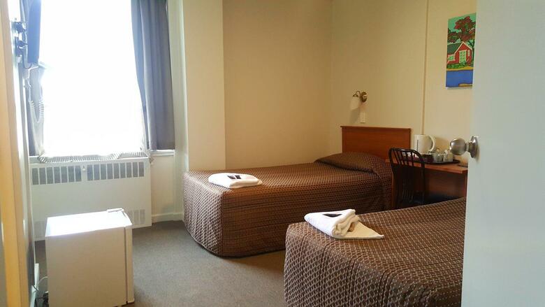 Hotel Kiwi International