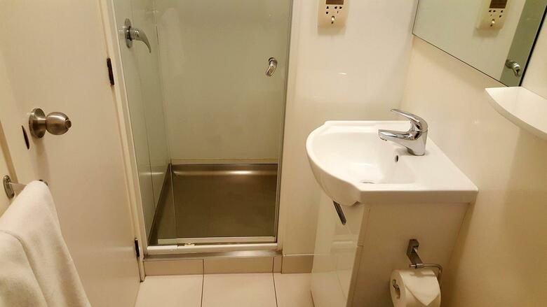 Hotel Kiwi International