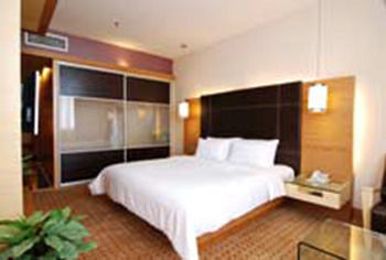 Hotel New World Suites
