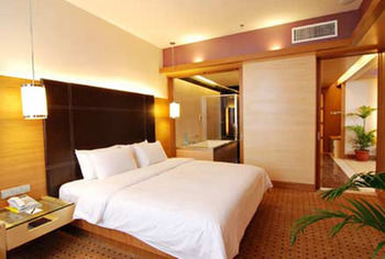 Hotel New World Suites