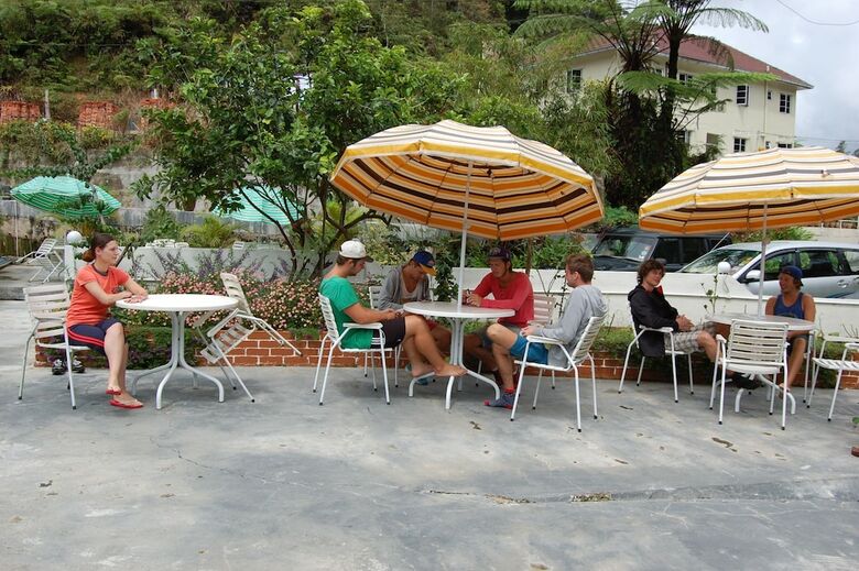 Hostal Eight Mentigi Guesthouse