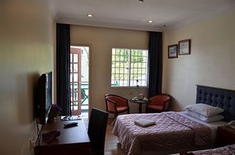 Iris House Hotel