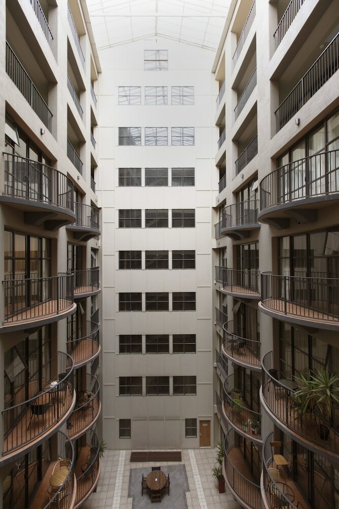 Hotel Quest Atrium