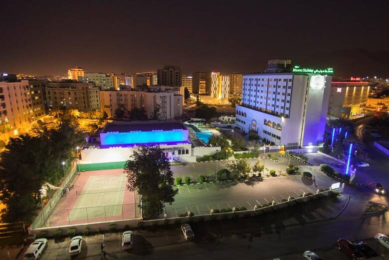 Muscat Holiday Hotel