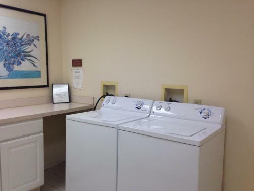 Hotel Cresthill Suites Albany