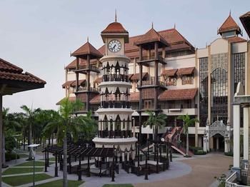 Hotel Pullman Putrajaya Lakeside