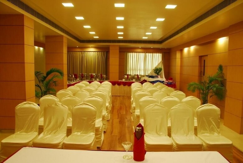 Hotel Kiranshree Portico