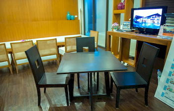 Hotel The Oriental Beach Resort