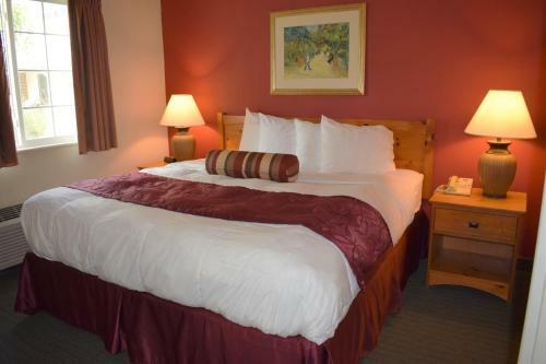 Hotel Cresthill Suites Wichita