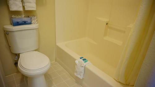 Hotel Cresthill Suites Wichita