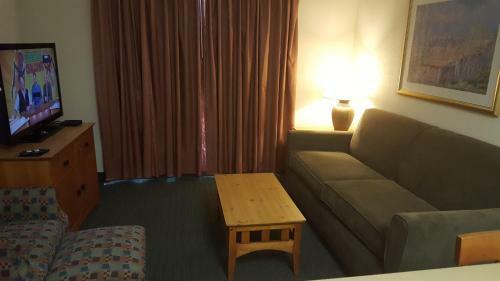 Hotel Cresthill Suites Wichita