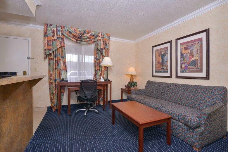 Best Western Inn Suites Hotel