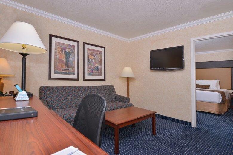 Best Western Inn Suites Hotel