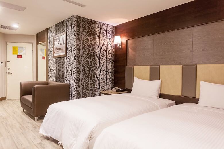 Maple Hotel