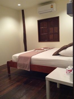 Hostal Shine Talay Guesthouse