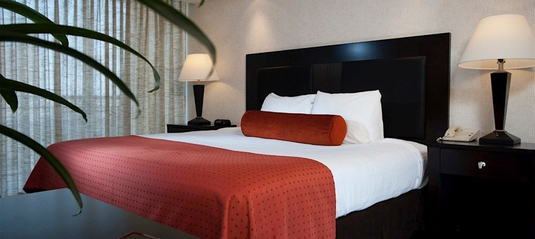 El Tropicano Riverwalk Hotel