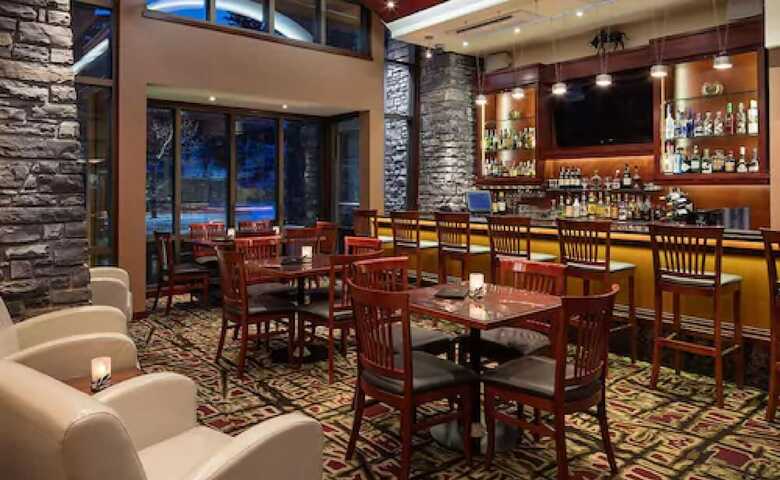 Hotel Delta Banff Royal Canadian Lodge