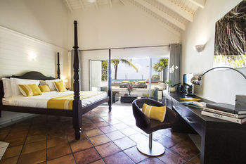 Tom Beach Hotel