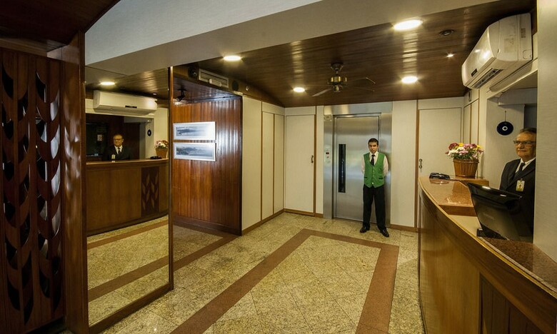 Apa Hotel