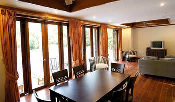 Hotel Nantra Thongson Bay Resort & Villas