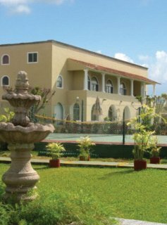 Villablanca Garden Beach Hotel