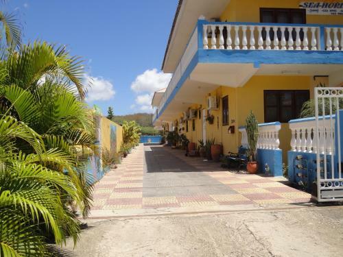 Sea Horizon Apartments