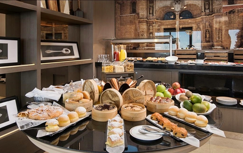 El Embajador, A Royal Hideaway Hotel
