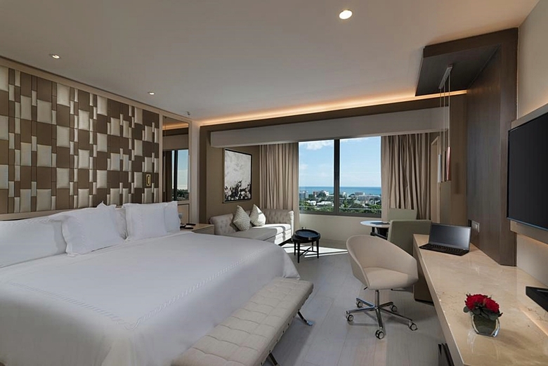 El Embajador, A Royal Hideaway Hotel