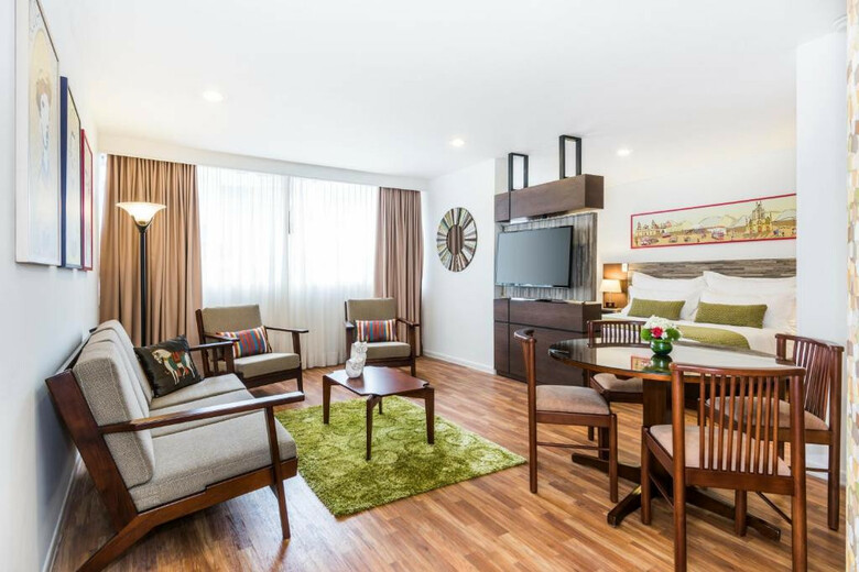 Hoteles America