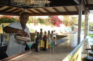 Hotel Grooms Beach Villa & Resort
