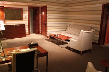 Grand Park Hotel