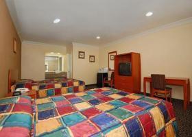 Hotel Anaheim Rodeway Inn & Suites