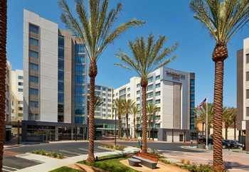 Anaheim Jolly Roger Hotel