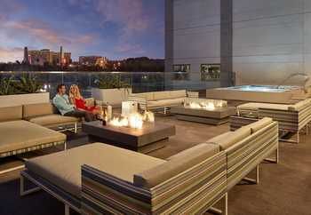 Anaheim Jolly Roger Hotel