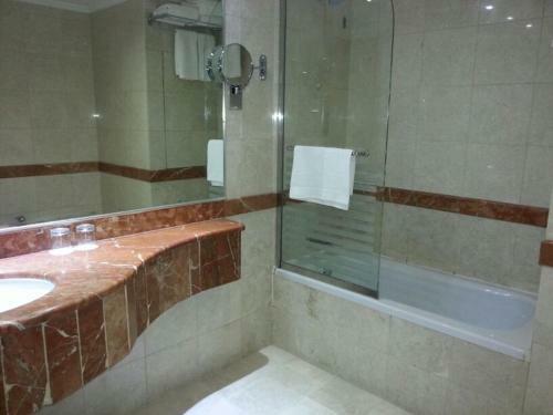 Nozol Royal Inn Hotel