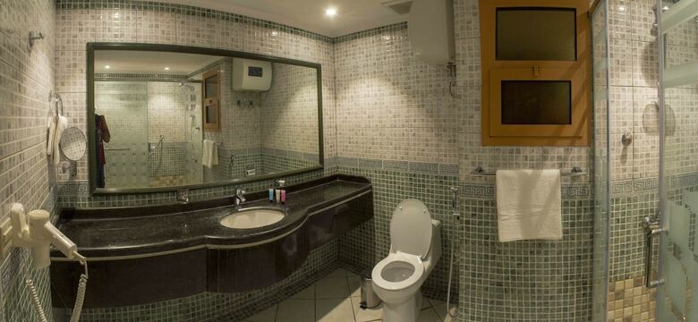 Hotel Al Borg Al Watheer