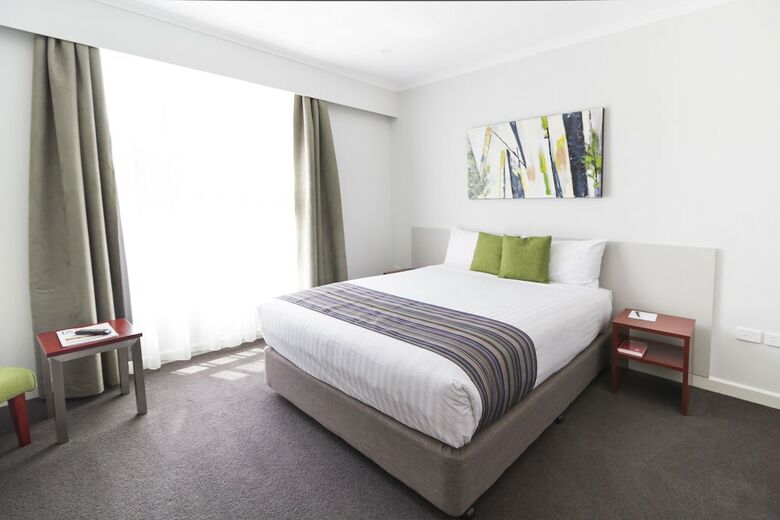 Hotel Abode Narrabundah